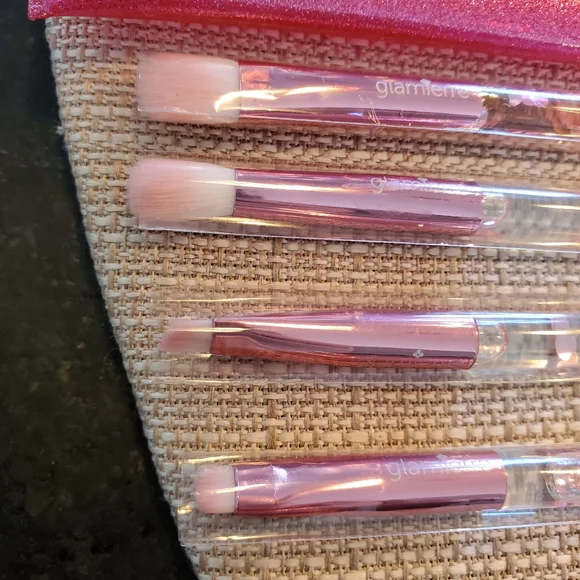 Glamierre Pink Luxe Glitter Eye Brush Collection - set of 4 w/ travel case - Picture 2 of 3